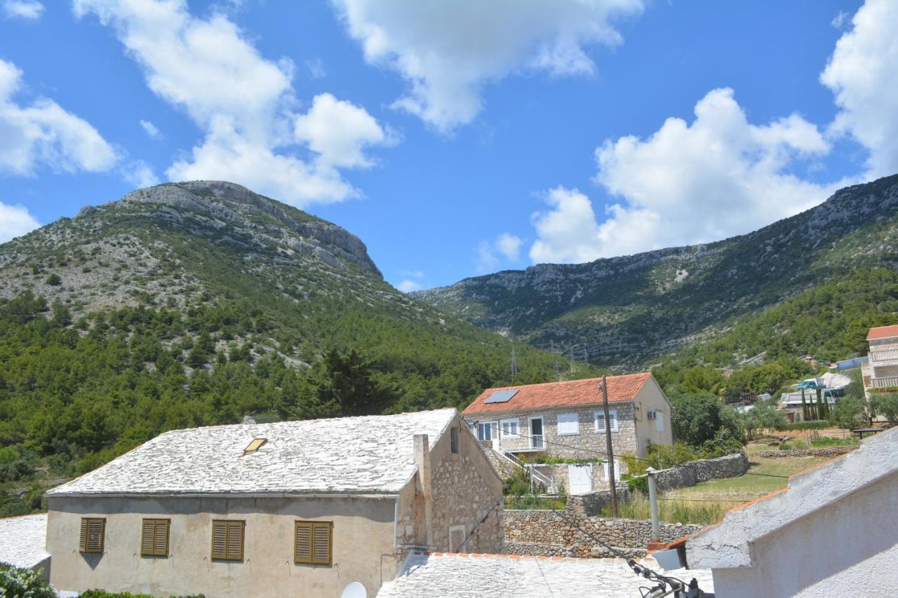 Apartman Bernardica Bol Bagian luar foto