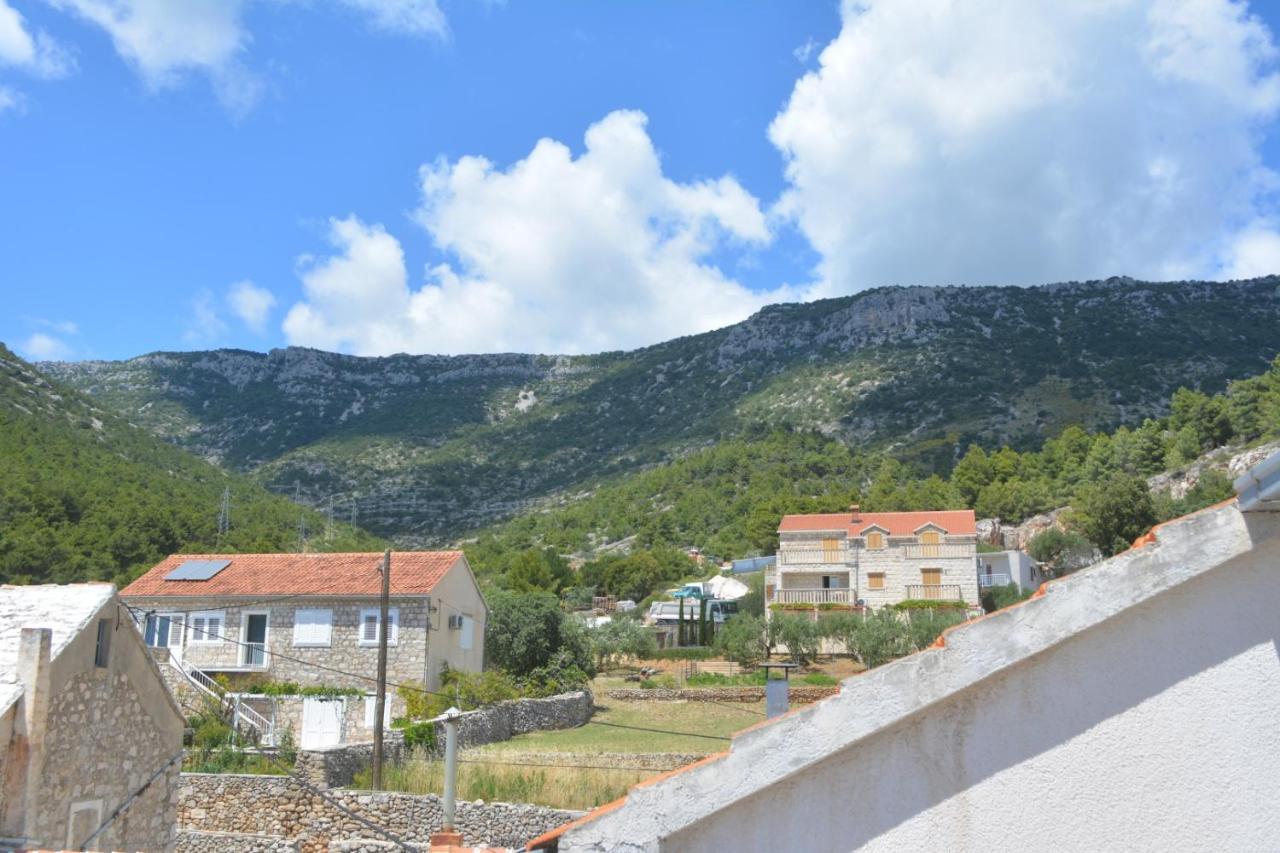 Apartman Bernardica Bol Bagian luar foto